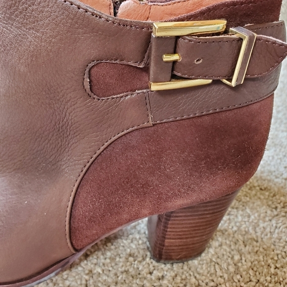 Louise Et Cie Womens Booties. Brown leather and suede. Size 9 - Picture 3 of 9